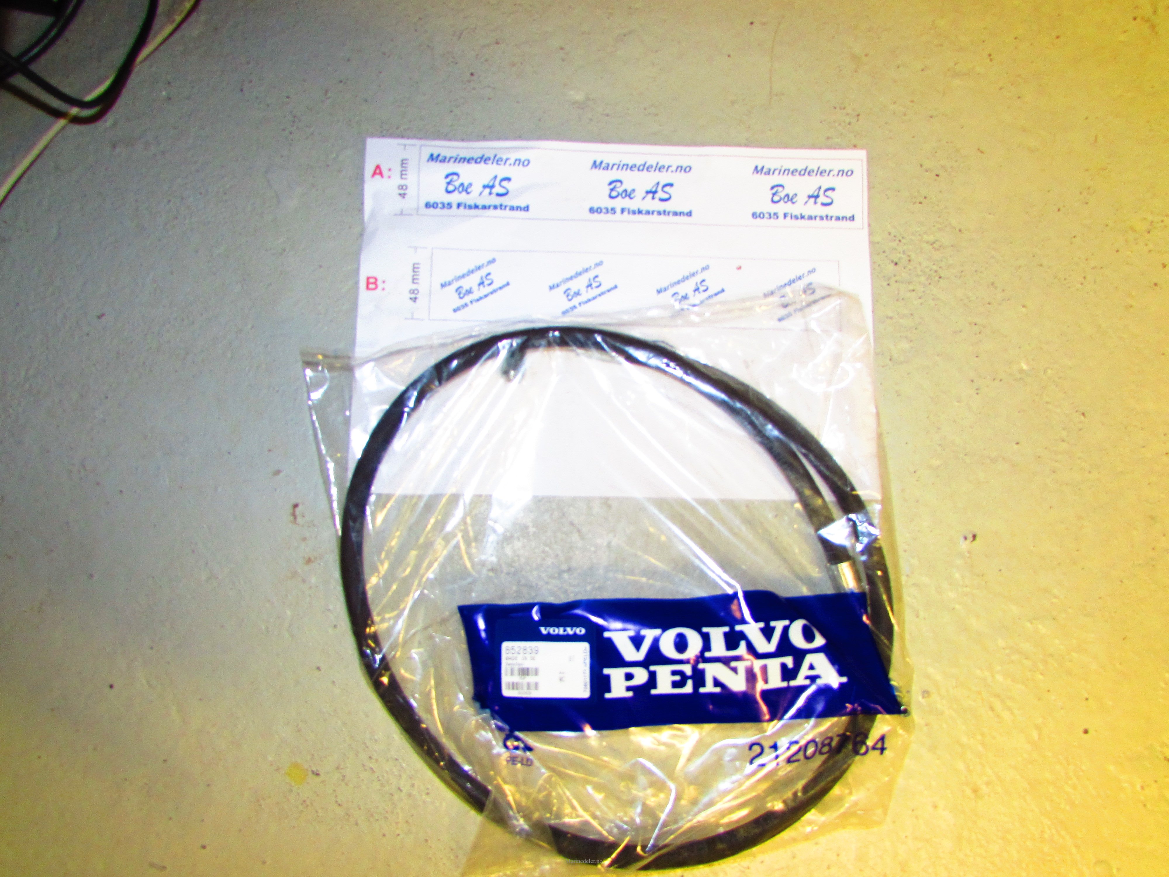 (bilde for) Trimslange innvendig fra pumpe til transom 290A 852839