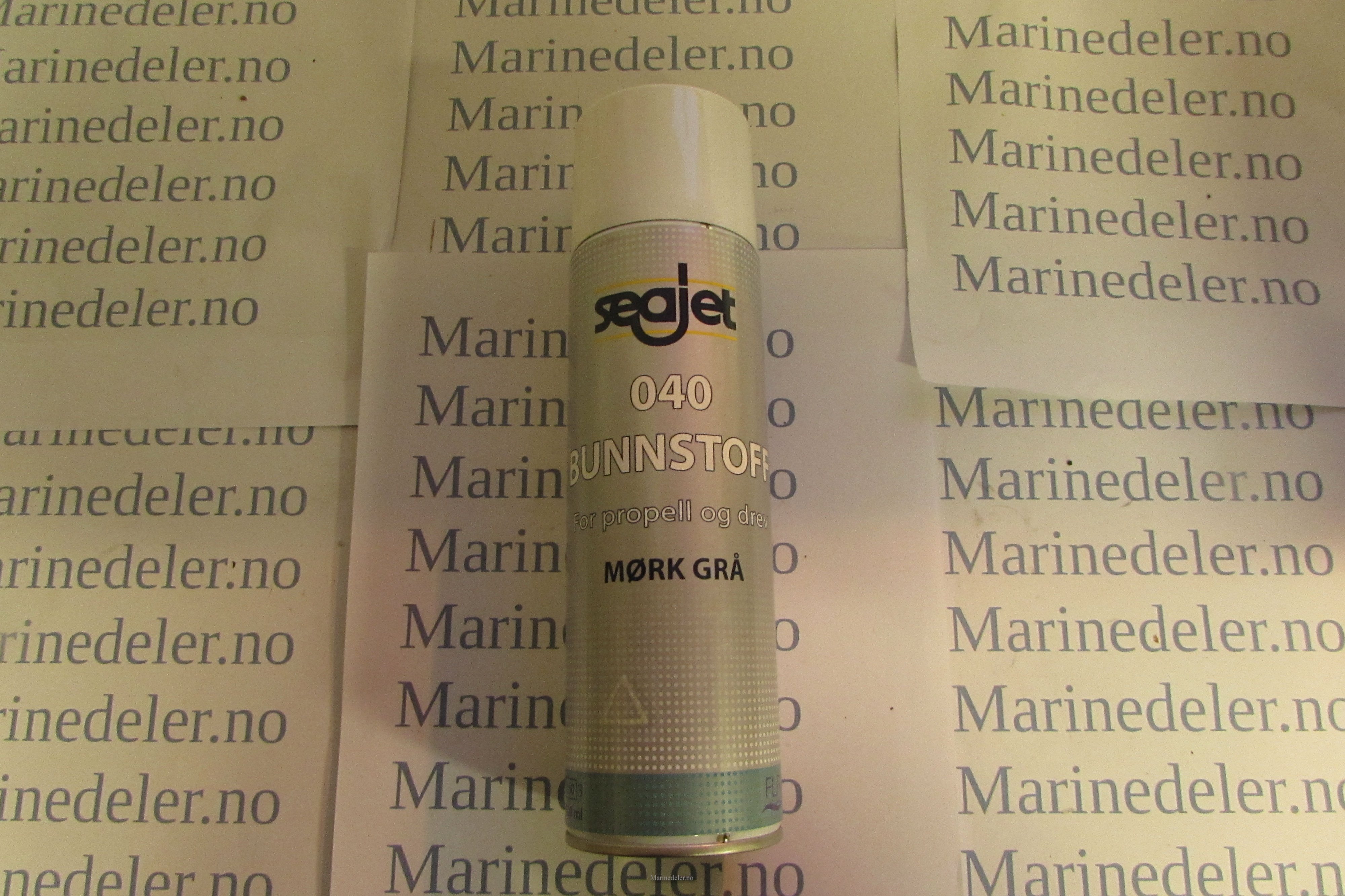 (bilde for) SeaJet bunnstoff drevspray mørk grå.